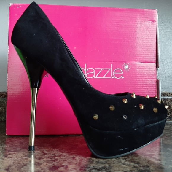 Black Shoedazzle Spiked Heels - Picture 4 of 10